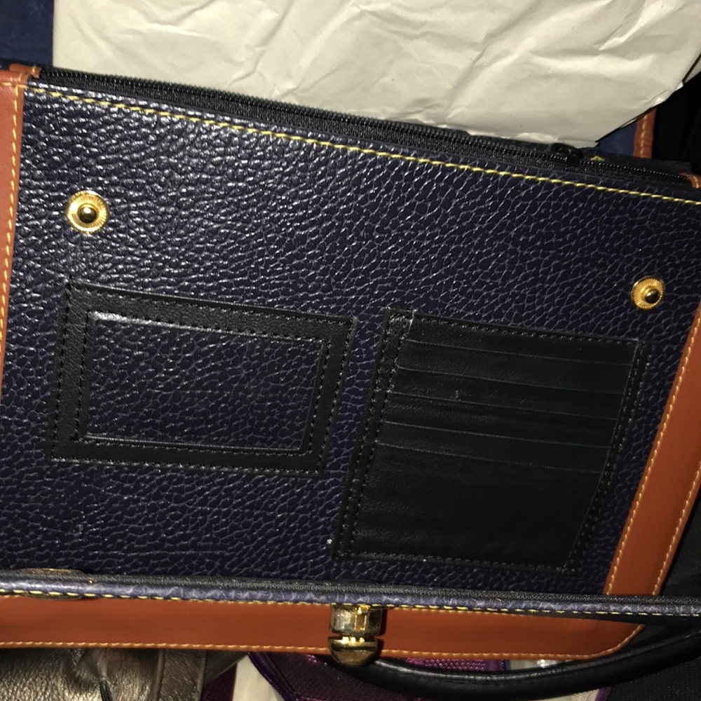 Handbag - Picture 4 of 5